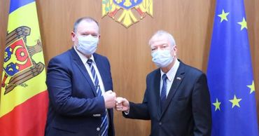 На встрече стороны коснулись двустороннего диалога и повестки дня сотрудничества в рамках региональных организаций.