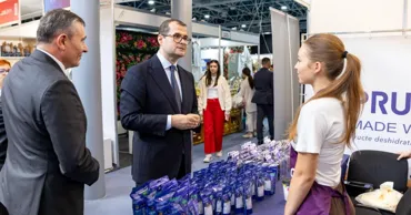 Тофан на выставке местных производителей: Прошу вас быть критичными к правительству
