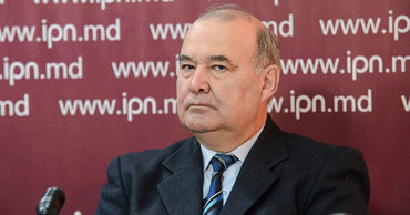Бывший вице-премьер, политолог Виктор Степанюк.