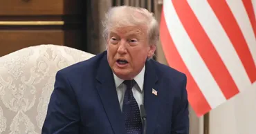 Трамп приказал остановить всю торговлю с Испанией
