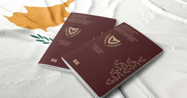 Кипр планирует ужесточить условия программы "золотых виз"