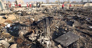 Украинский самолет сбили над Ираном из-за неправильных настроек ПВО.