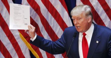 Штаб Трампа отказал Bloomberg в аккредитации из-за его "предвзятости".