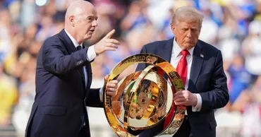 Трамп забрал себе кубок Клубного чемпионата мира, отдав «Челси» его копию