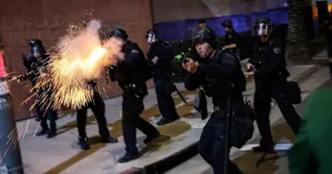 Protest masiv împotriva ICE în Los Angeles: Poliția a folosit gaze lacrimogene