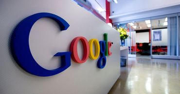 Google попросила Белый дом разрешить ей сотрудничать с Huawei.