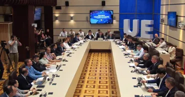 La Parlament au loc audieri privind escrocheriile telefonice și online