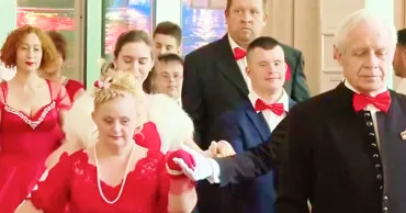 Zeci de tineri cu nevoi speciale au participat la Balul „Îndrăgostiți de Viață”