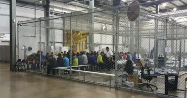 В США 23 склада переоборудуют в центры для содержания задержанных мигрантов