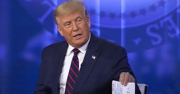 Трамп представил быстродействующий тест, выявляющий коронавирус.