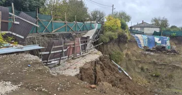В Яловенах повторно обвалился грунт возле дороги