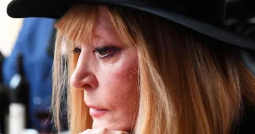 Алла Пугачева выпустила две песни о войне