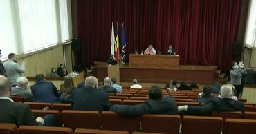 Муниципальные советники устроили споры в зале заседаний.