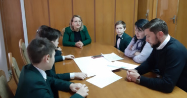 Группа учеников представила идеи и инициативы по развитию парков в Кишиневе.