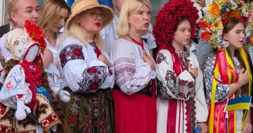 La Chișinău a avut loc Marșul Vîșivanka, dedicat portului tradițional ucrainean