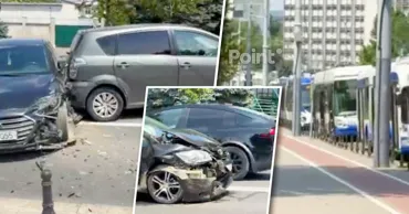 В центре Кишинева столкнулись три автомобиля: есть пострадавшие