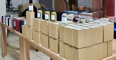 Mai multe articole de parfumerie de contrabandă, depistate de Serviciul Vamal