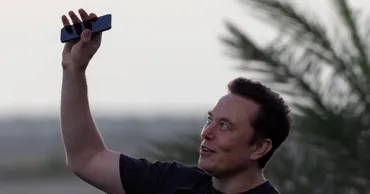 SpaceX показала инвесторам прототип ИИ-гаджета