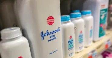 Johnson &amp; Johnson выплатит $5,5 млрд по искам о тальке, вызывающем рак