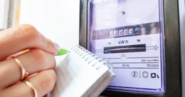 Țările UE cer Comisiei Europene să prezinte soluții concrete pentru reducerea facturilor la energie electrică