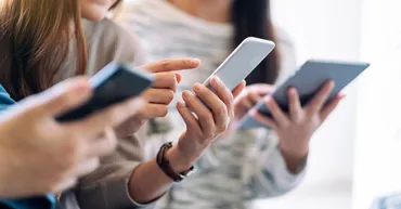 Un studiu dezvăluie ce poate provoca dependența de jocuri pe telefon