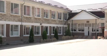 Condiții mai bune pentru elevi la Răciula: Peste un milion de lei pentru toalete noi