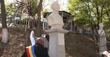 Bustul lui Ion Pelivan, marele unionist basarabean, dezvelit la Iași