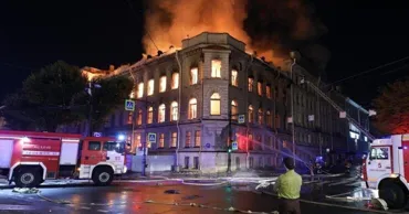 Conacul șefului Gazprom din centrul Sankt Petersburgului, distrus de un incendiu