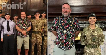 Un primar din Anglia, criticat pentru aspectul său la o paradă militară