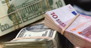 Curs valutar 21 iunie 2026: Cât valorează un euro și un dolar