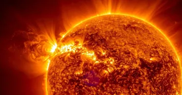 Pe Soare a avut loc o nouă erupție: Pământul ar putea fi afectat