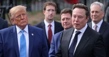Маск следует примеру Трампа и переименует SpaceXAI в SpaceXSI