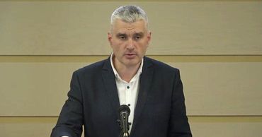 Депутат от блока ACUM Александр Слусарь.