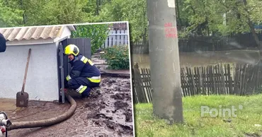 В результате ливней в Молдове оказались затопленными подвалы домов, застряла скорая