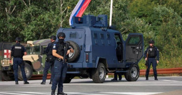 Полиция Косово окружила монастырь, где скрылись 30 вооруженных людей