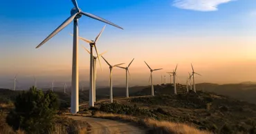 Patru investitori concurează pentru dezvoltarea unor parcuri eoliene în Moldova