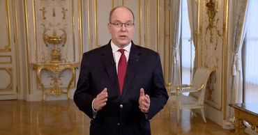 Князь Монако рассказал о нетипичном первом симптоме коронавируса.