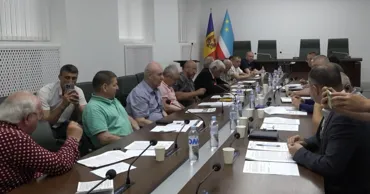 Проект постановления о выборах в НСГ разделил местных чиновников