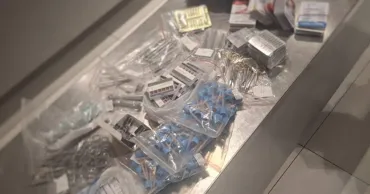 Трое украинцев пытались ввезти в Молдову стоматологическое оборудование