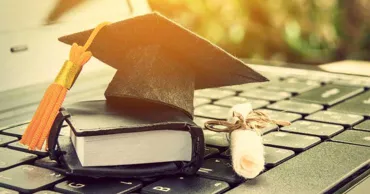 Opt teze de doctorat, la un pas de a fi anulate din cauza suspiciunilor de fraudă