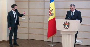 Попшой освистал Кику в парламенте.