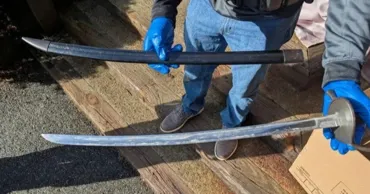 Американец угрожал Трампу в Facebook, а ФБР он встречал с мечом