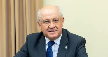 Munteanu a rugat jurnaliștii să „nu-i mai rețină pe miniștri” înainte de ședința Guvernului