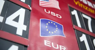 Curs valutar 14 septembrie 2026: Cât valorează un euro și un dolar
