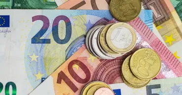 Analist: Creșterea ponderii euro în rezervele valutare e legată de împrumuturile UE