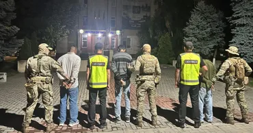 Ar fi plătit mii de euro pentru a ajunge ilegal în UE: Trei indieni, prinși de IGPF