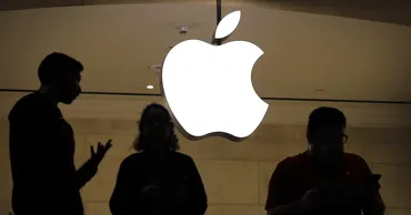 Apple выплатит $400 000 дизайнерам iPhone, чтобы они не уходили в OpenAI