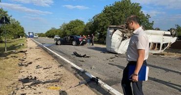 В Штефан-Водском районе на трассе перевернулся рейсовый микроавтобус.