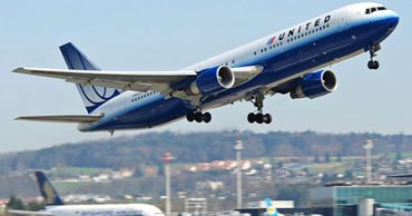 United Airlines может уволить или отправить в отпуск до 36 тыс. сотрудников.