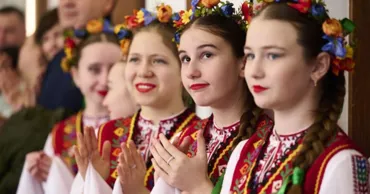 MEC a lansat concursul „Tânărul cercetător” pentru elevii minorităților etnice